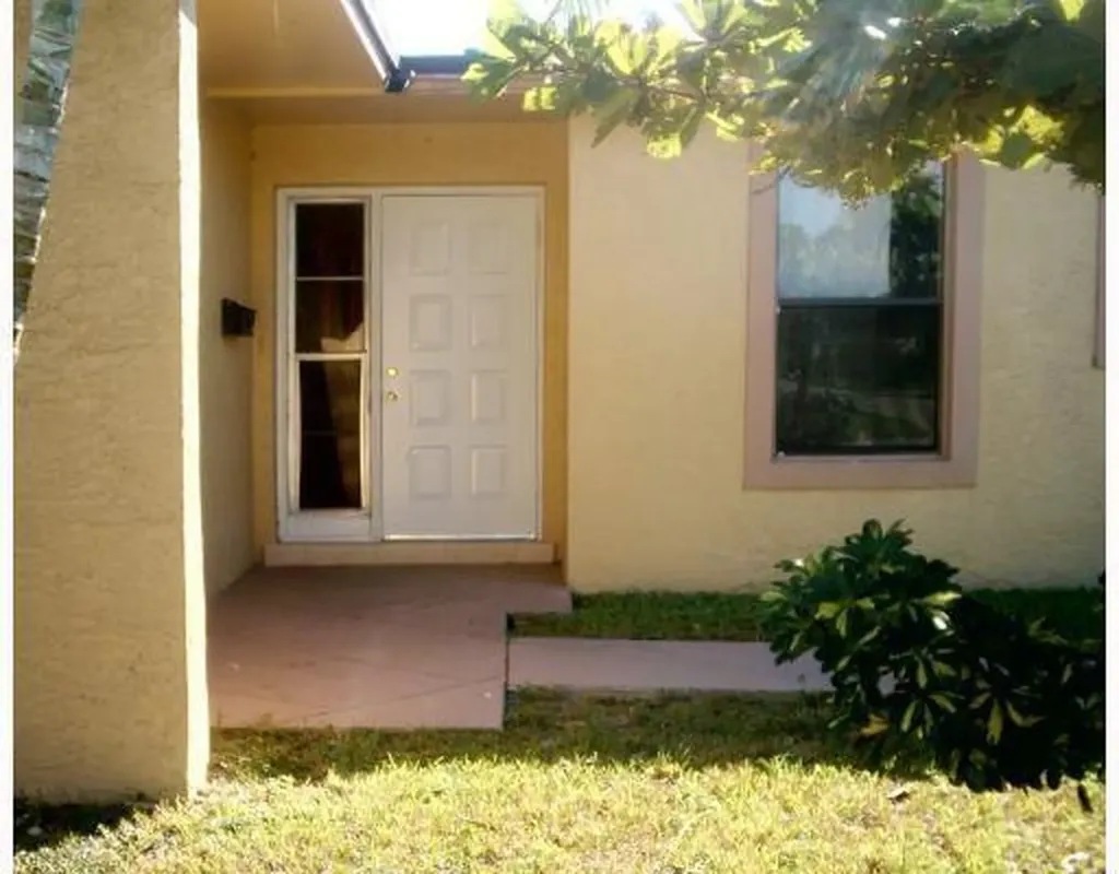 3660 NW 39th Street Lauderdale Lakes FL 33309