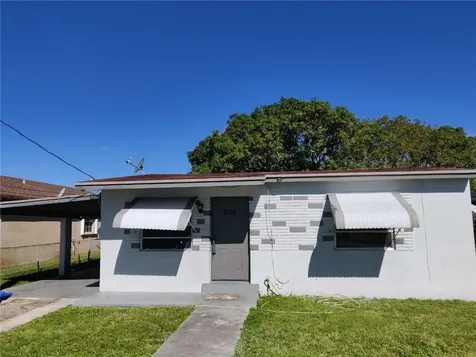 5325 SW 21st Street West Park FL 33023