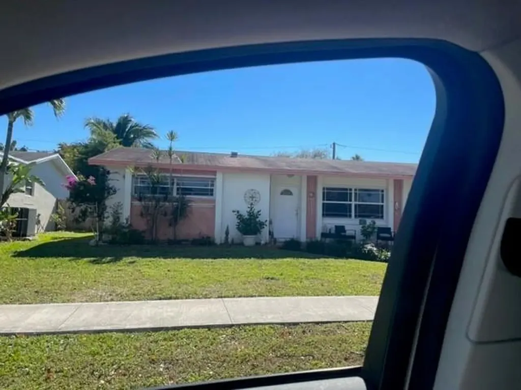11340 NW 39th Place Sunrise FL 33323