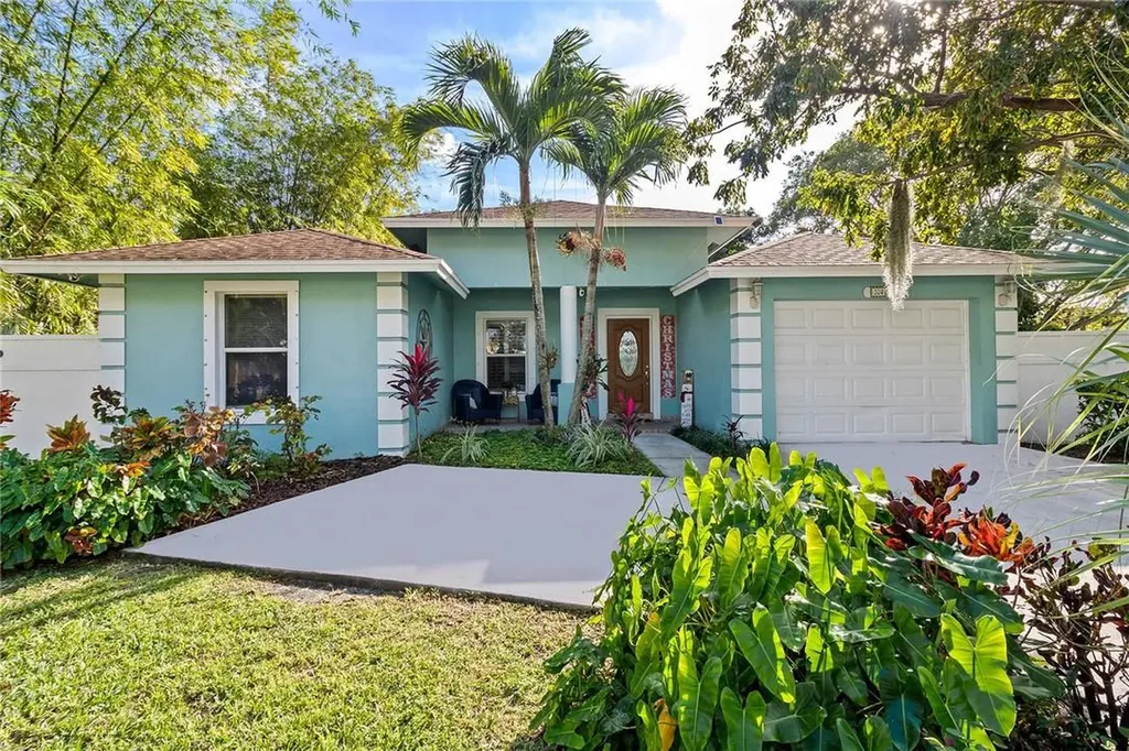 304 SW 7th Street Delray Beach FL 33444