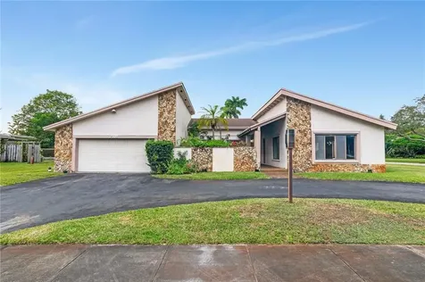 2101 SW 52nd Terrace Plantation FL 33317