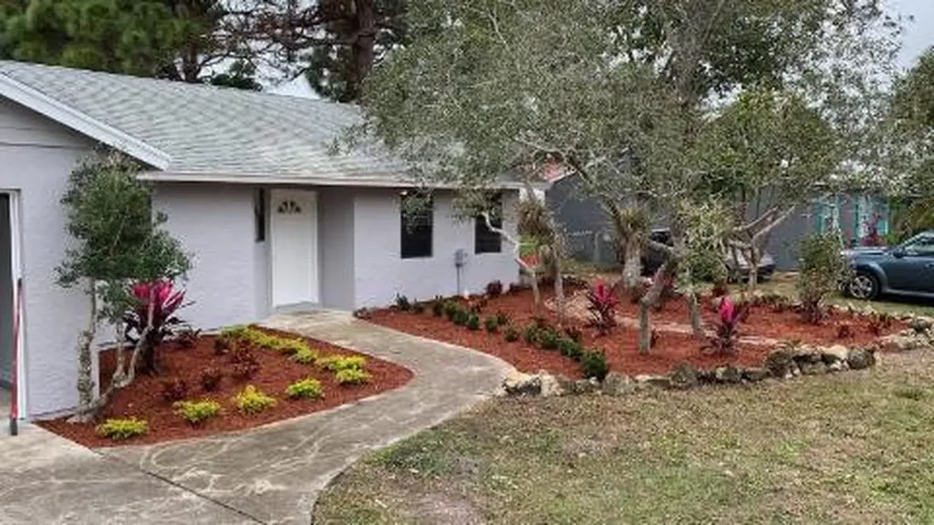 2514 SE Robin Circle Port St Lucie FL 34952