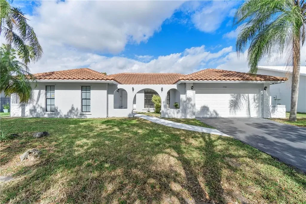 9781 NW 10th Street Plantation FL 33322