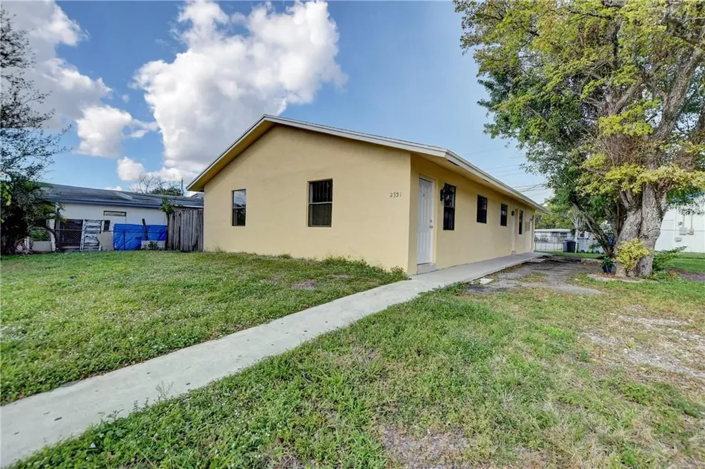 2351 NW 2nd Street Pompano Beach FL 33069