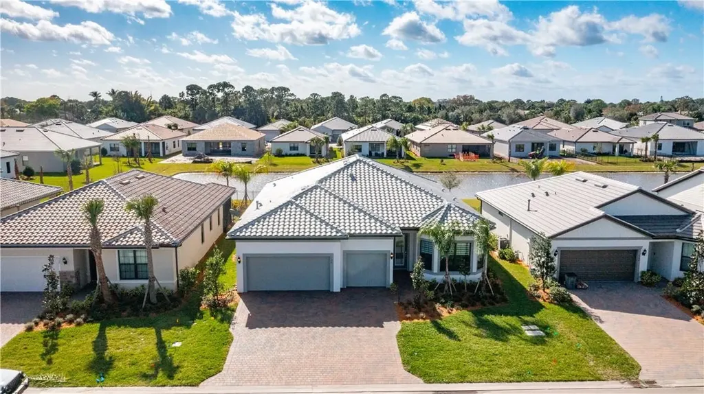 704 SE Boboli Way Port St Lucie FL 34984
