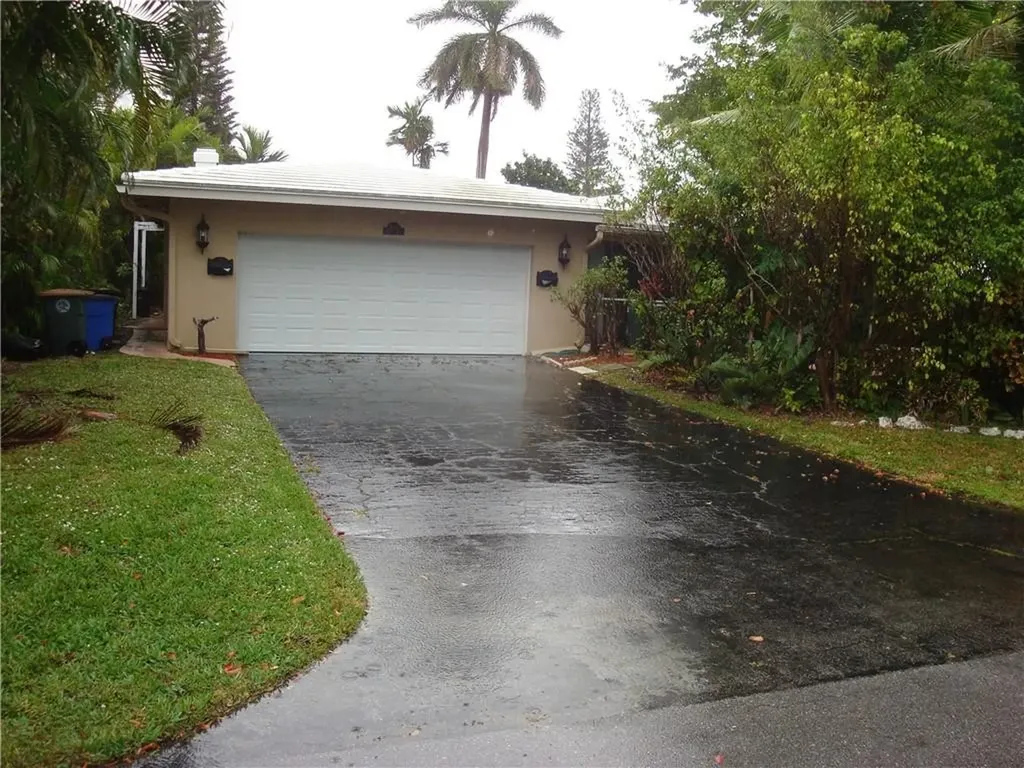 2649 NE 27th Court Lighthouse Point FL 33064