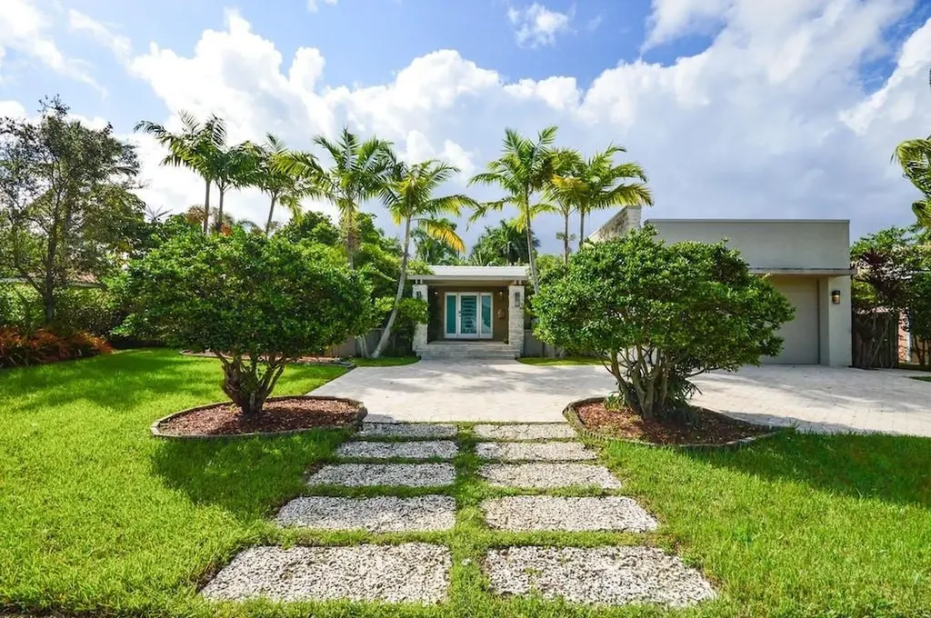 1050 Jefferson Street Hollywood FL 33019