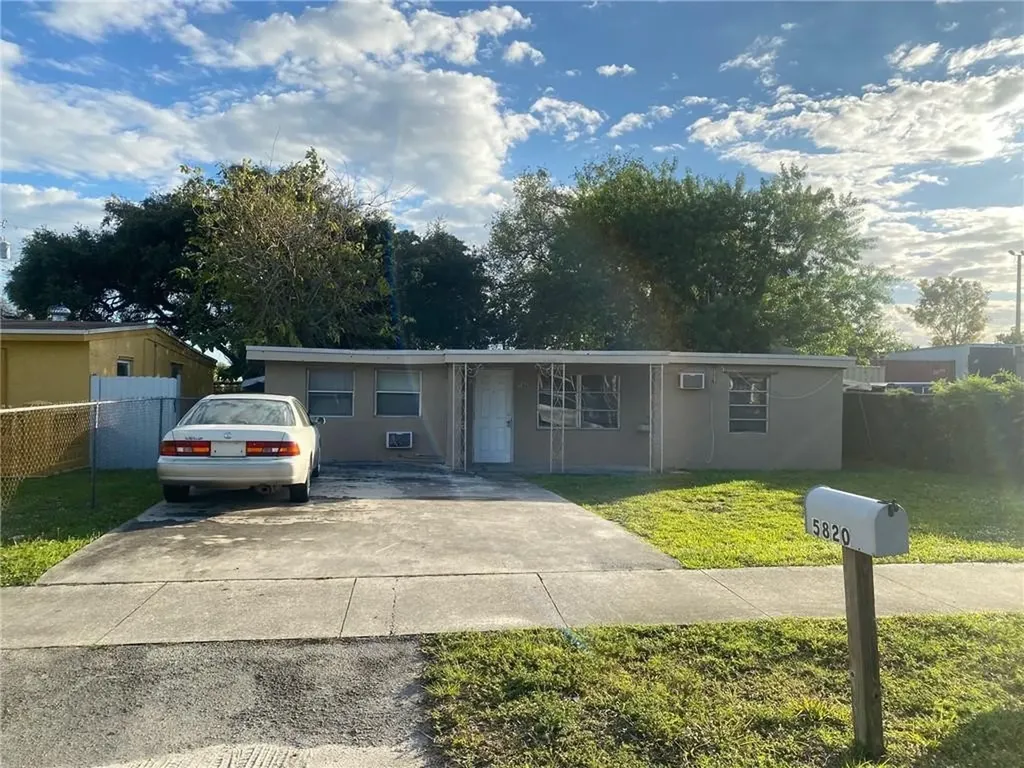 5820 Mayo Street Hollywood FL 33023