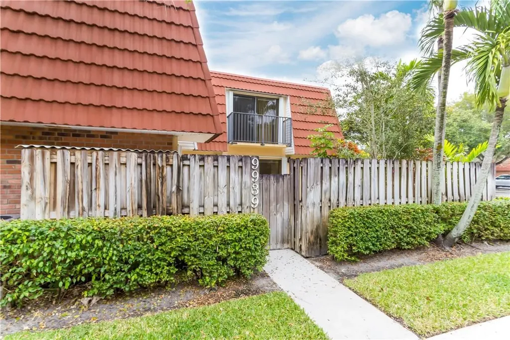 9939 NW 6th Court Plantation FL 33324