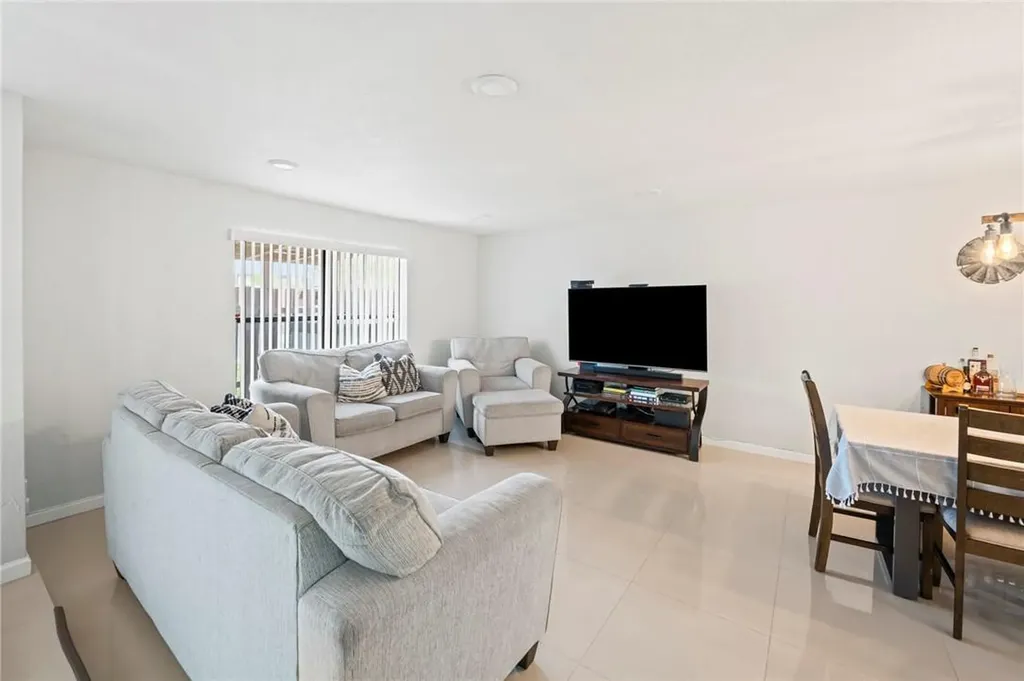 10225 Greenhouse Road Pembroke Pines FL 33026