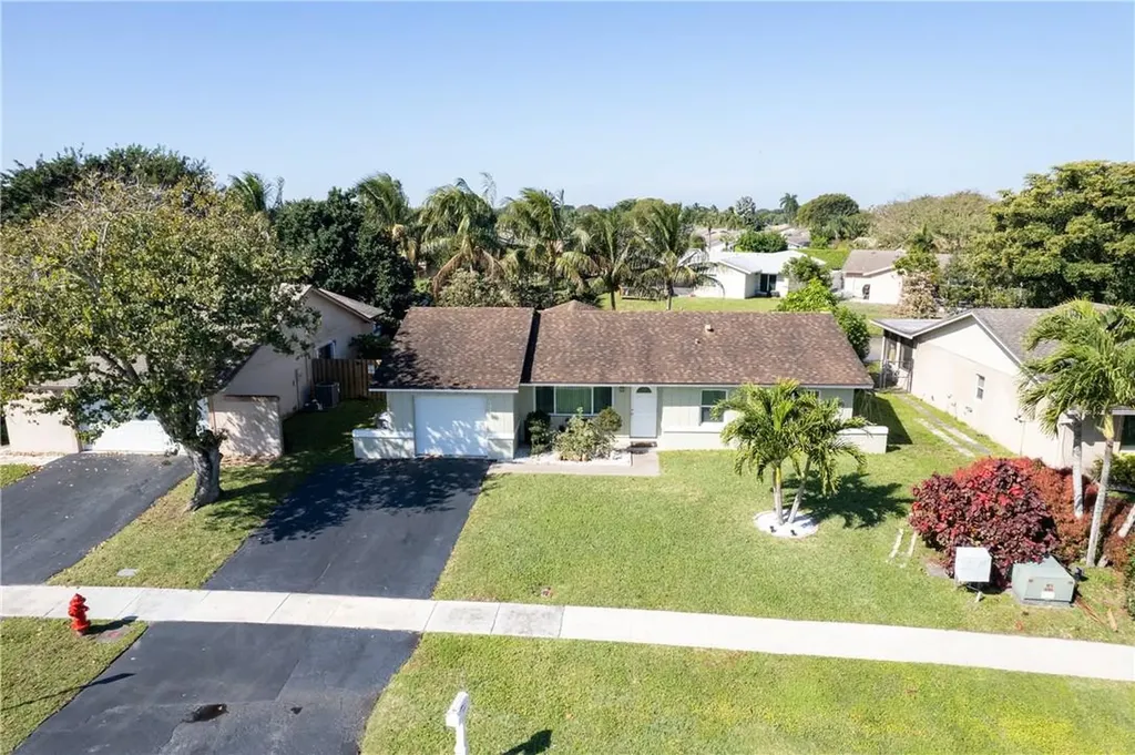 18443 Ruffian Way Boca Raton FL 33496
