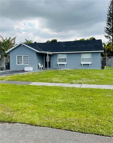 417 SW 74th Avenue North Lauderdale FL 33068