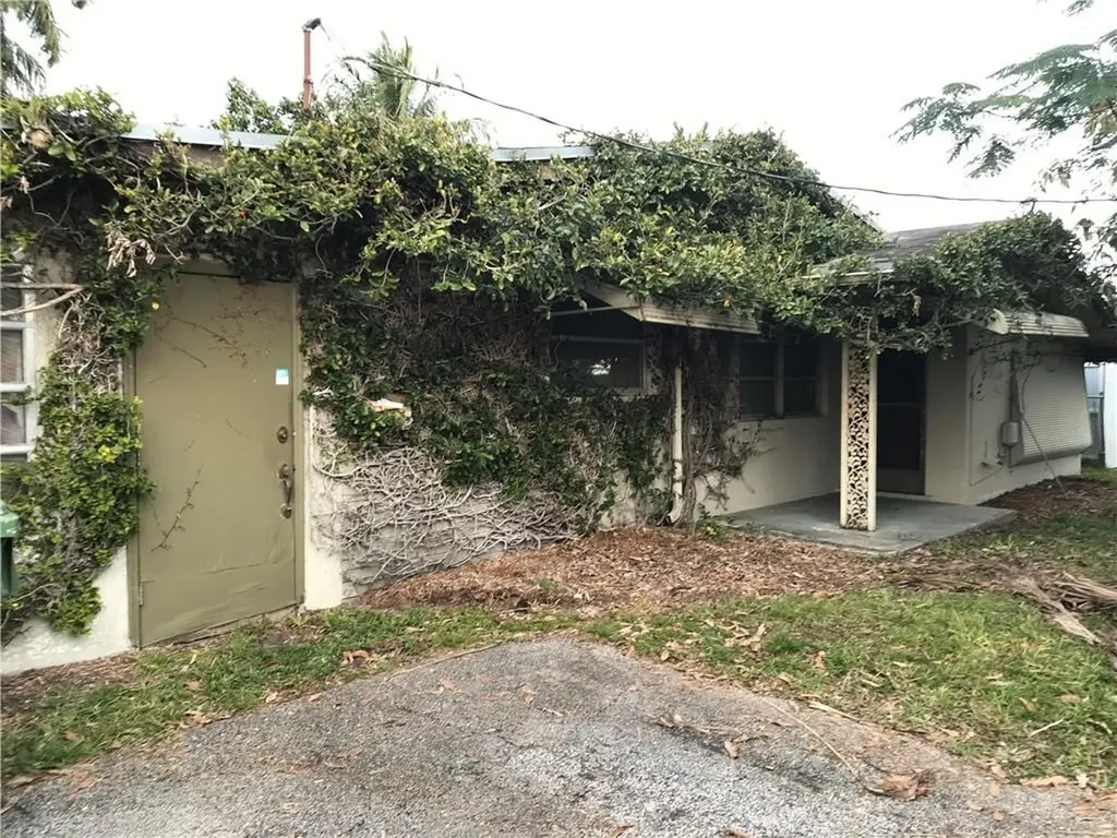 7851 NW 13th Street Pembroke Pines FL 33024