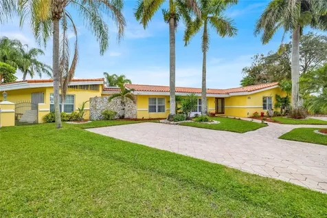 10300 NW 18th Place Pembroke Pines FL 33026