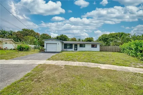 4830 NW 7th Street Plantation FL 33317