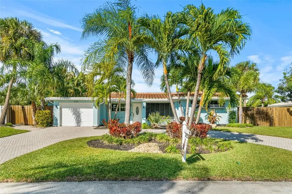 2741 NE 52nd Court Lighthouse Point FL 33064
