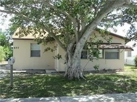 657 W 4th Street Riviera Beach FL 33404