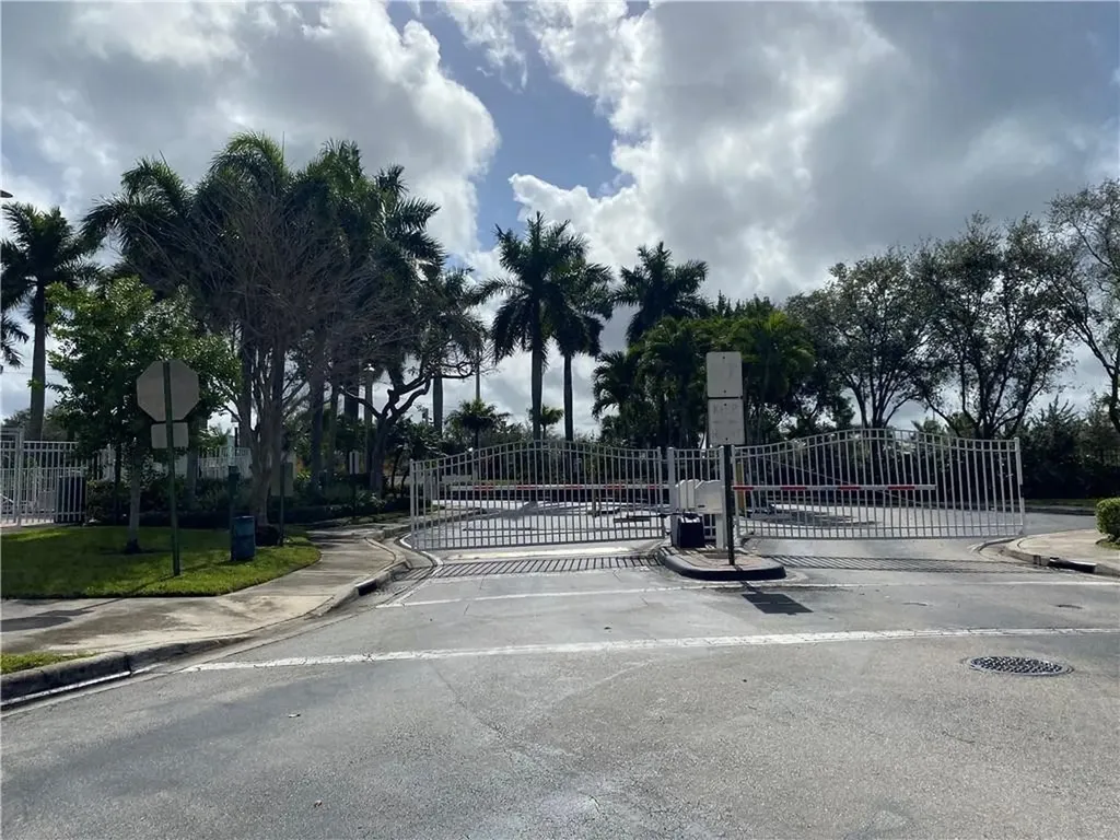 8928 NW 53rd Court Sunrise FL 33351