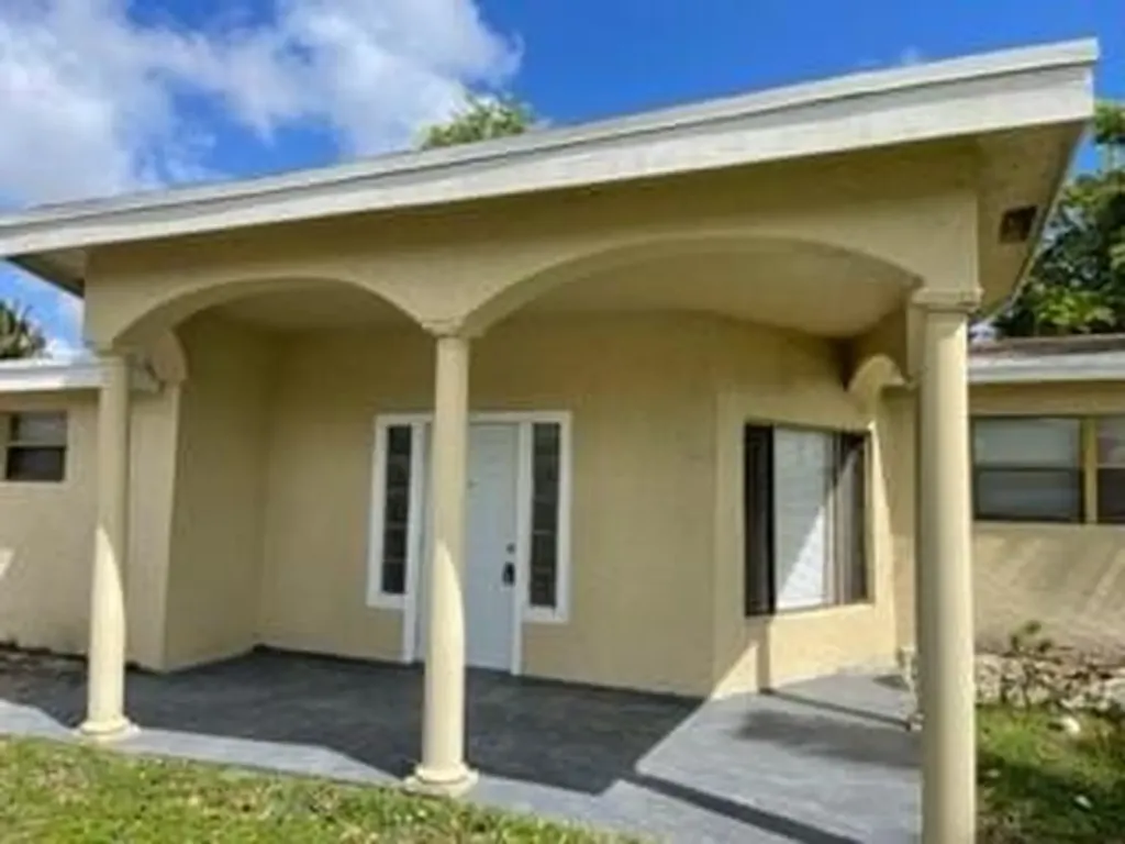 490 SW 30th Avenue Fort Lauderdale FL 33312