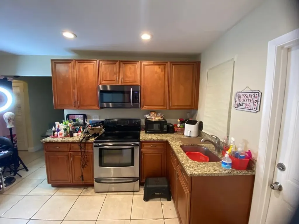 5947 Hayes Street Hollywood FL 33021