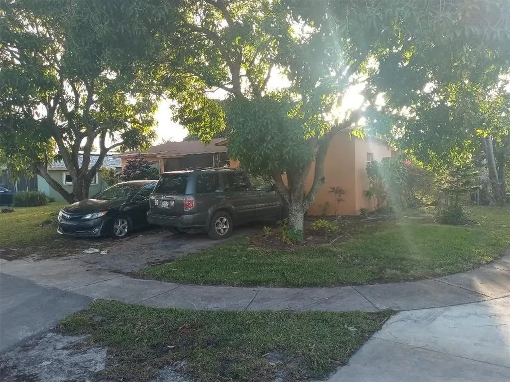3597 NW 36th Terrace Lauderdale Lakes FL 33309