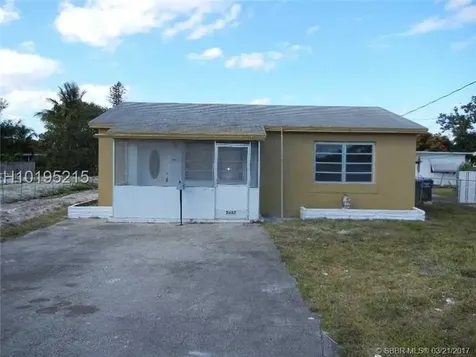 2427 Garfield Street Hollywood FL 33020