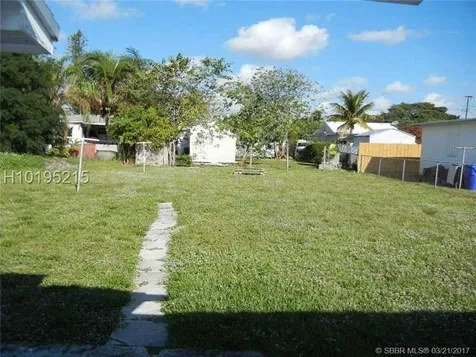 2427 Garfield Street Hollywood FL 33020