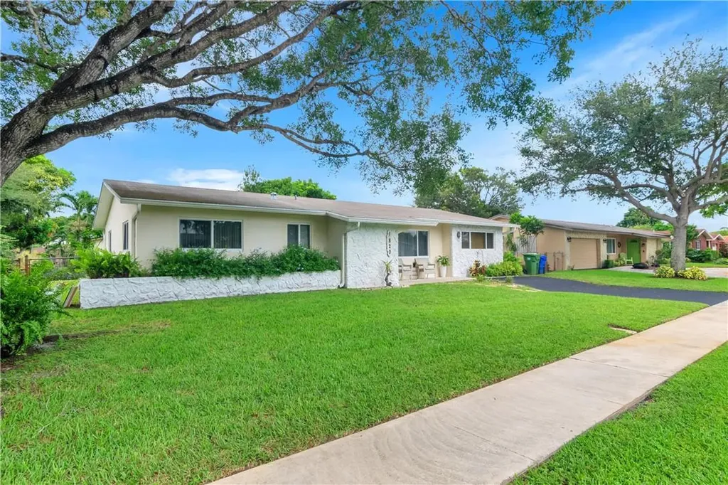 1820 NW 112th Terrace Pembroke Pines FL 33026