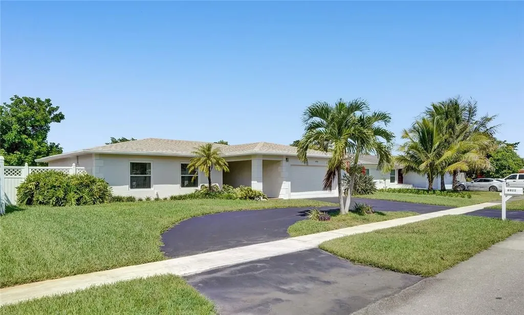 6911 NW 81st Place Tamarac FL 33321