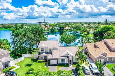 1070 SW 110th Lane Davie FL 33324