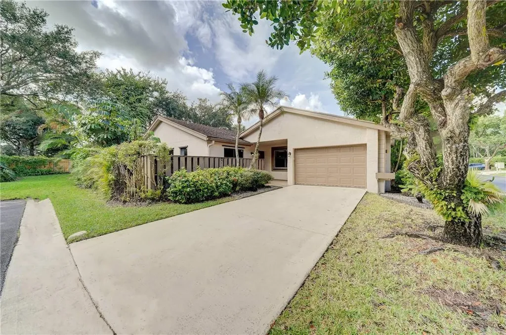 2216 Seagrape Circle Coconut Creek FL 33066