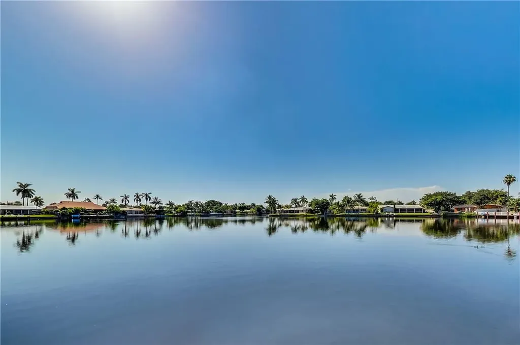 1510 NE 43rd Street Oakland Park FL 33334