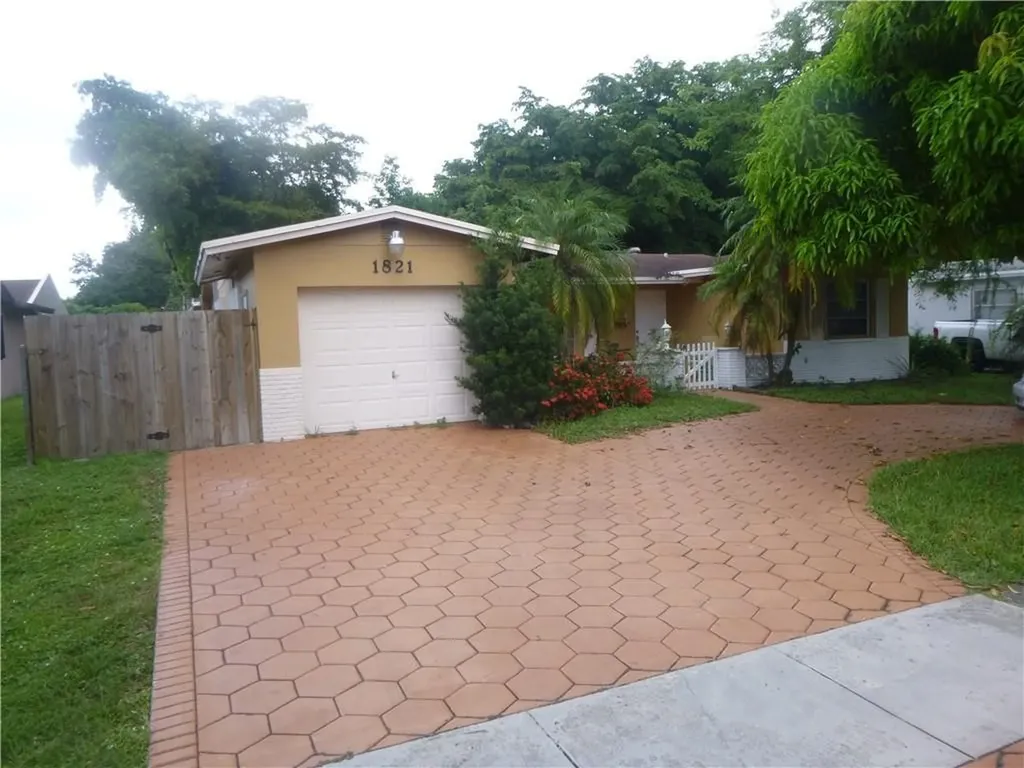 1821 NW 90th Avenue Pembroke Pines FL 33024