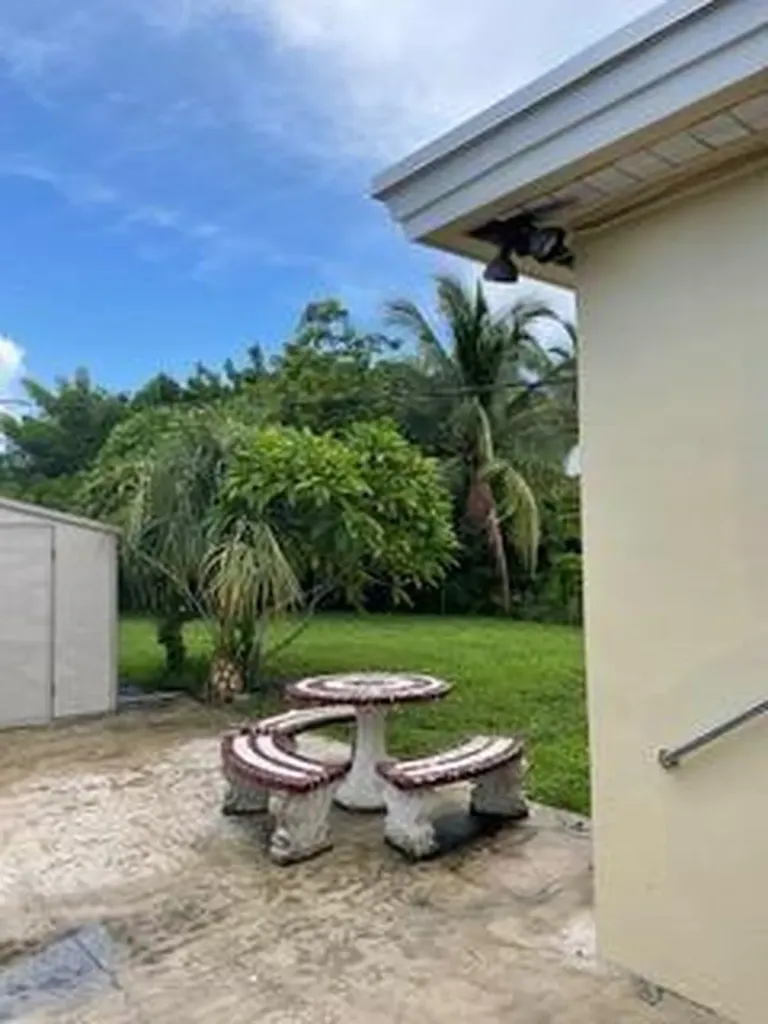 6119 Eaton Street Hollywood FL 33024