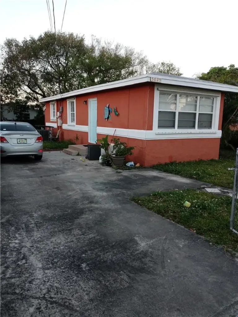 5625 Flagler Street Hollywood FL 33023
