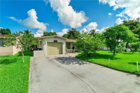 6271 SW 8th Court North Lauderdale FL 33068