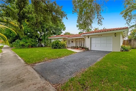 1710 N 40th Avenue Hollywood FL 33021