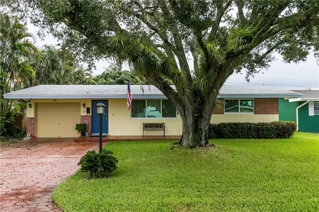 1011 NW 81st Avenue Pembroke Pines FL 33024