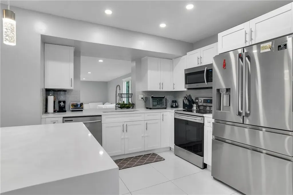 3407 NW 45th Terrace Lauderdale Lakes FL 33319