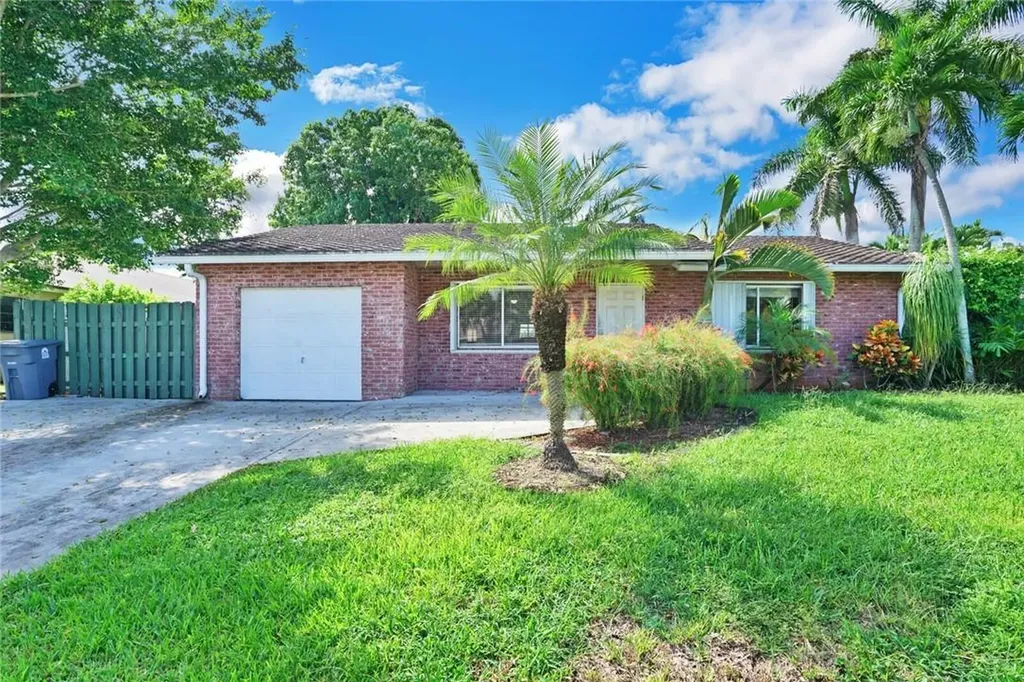 9884 Liberty Court Boca Raton FL 33434