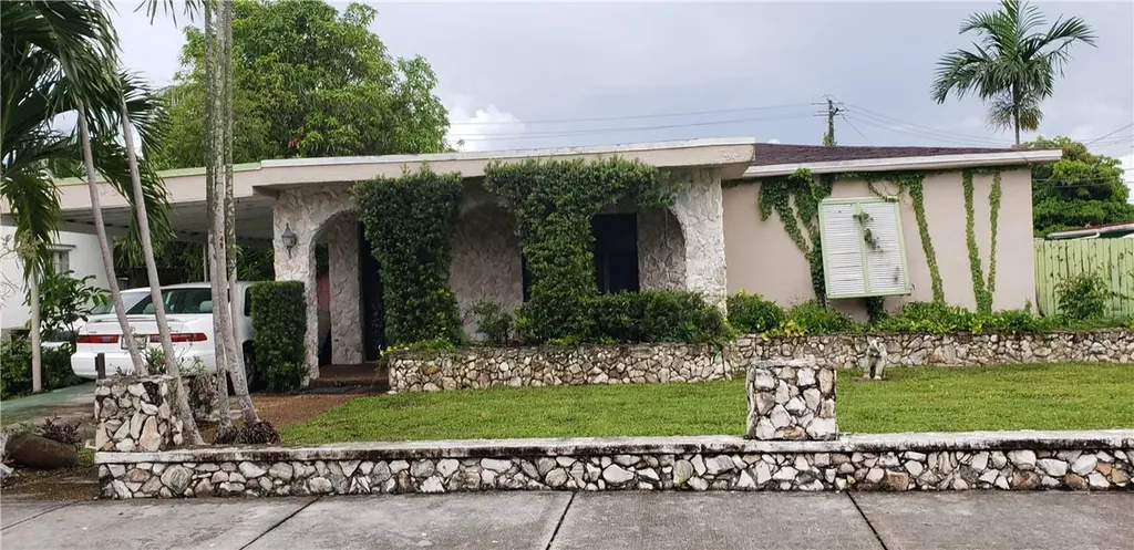 3807 SW 27th Street West Park FL 33023