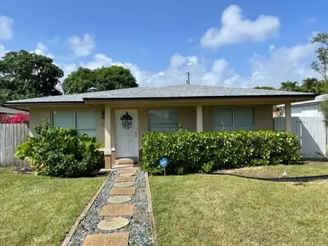 211 SE 23rd Avenue Pompano Beach FL 33062