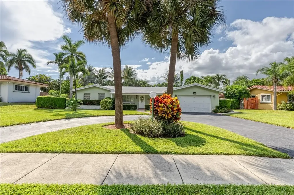 2731 NE 23rd Avenue Lighthouse Point FL 33064