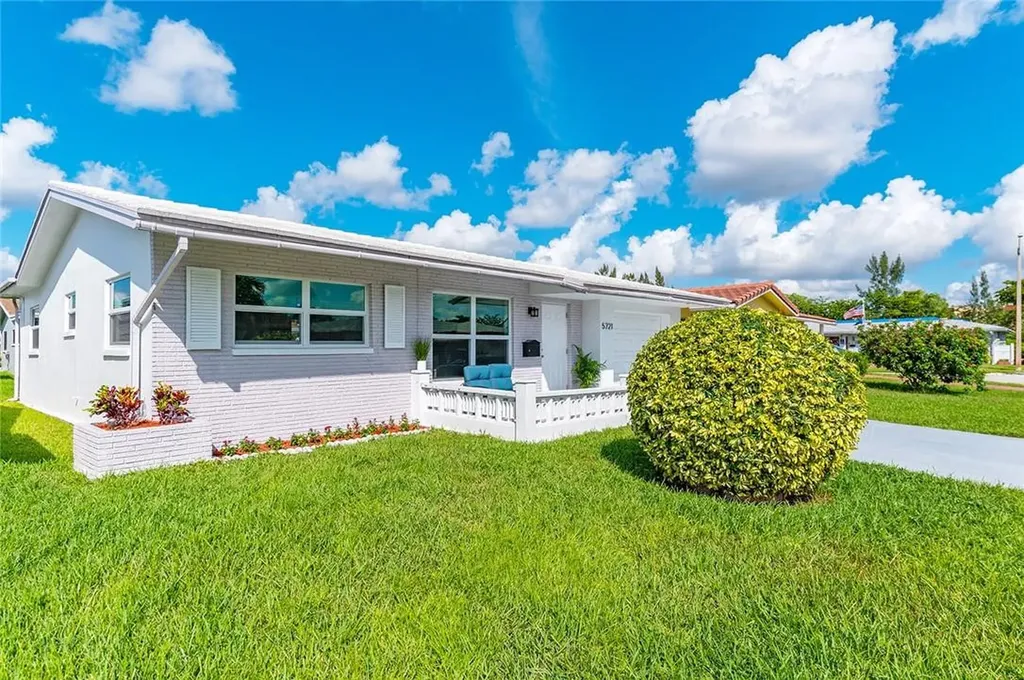 5721 NW 64th Way Tamarac FL 33321