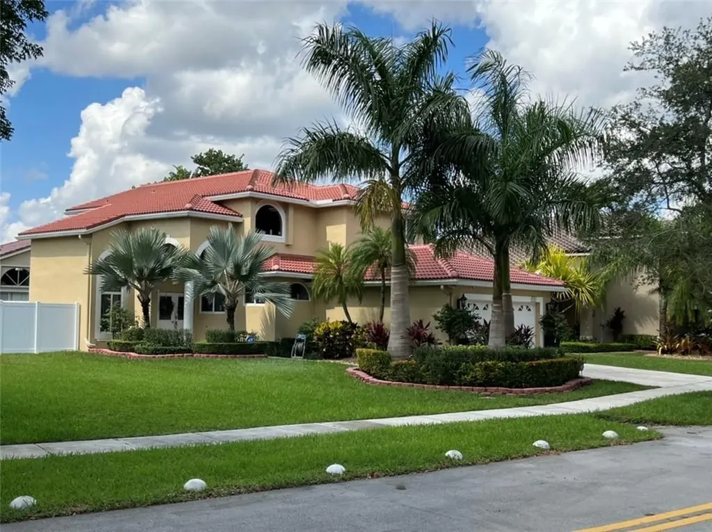 972 SW 176th Avenue Pembroke Pines FL 33029
