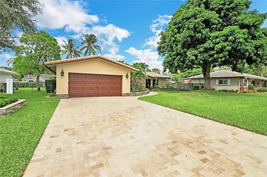 1298 NW 82nd Avenue Coral Springs FL 33071