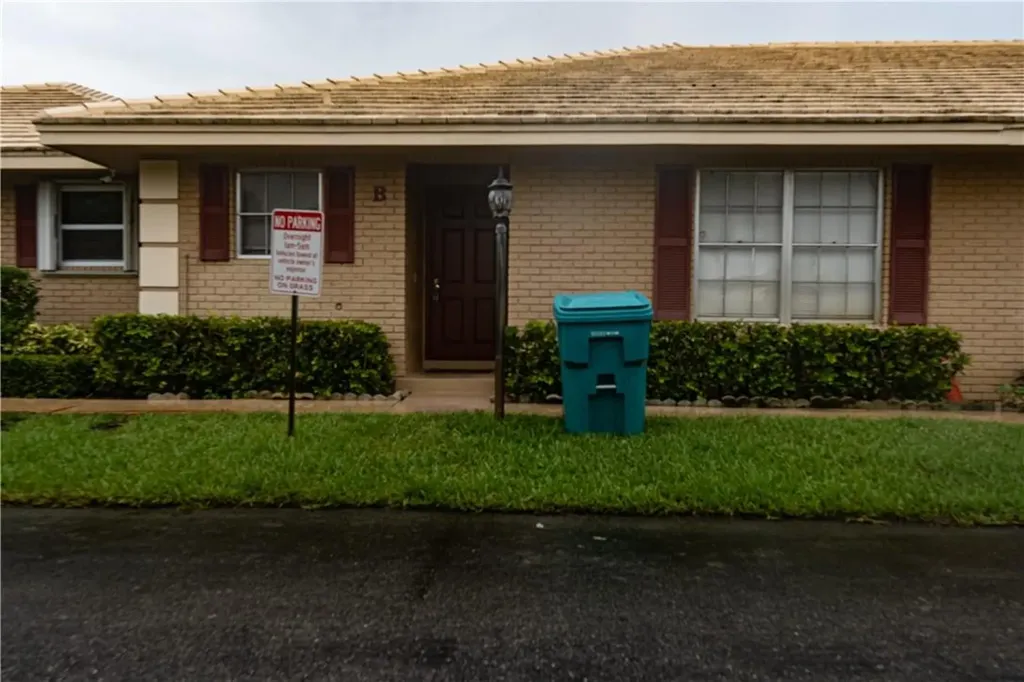 1471 SW 26th Avenue Boynton Beach FL 33426