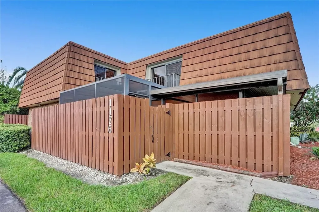 1176 SW 118th Terrace Davie FL 33325