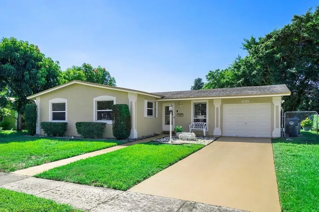 6840 SW 8th Street North Lauderdale FL 33068