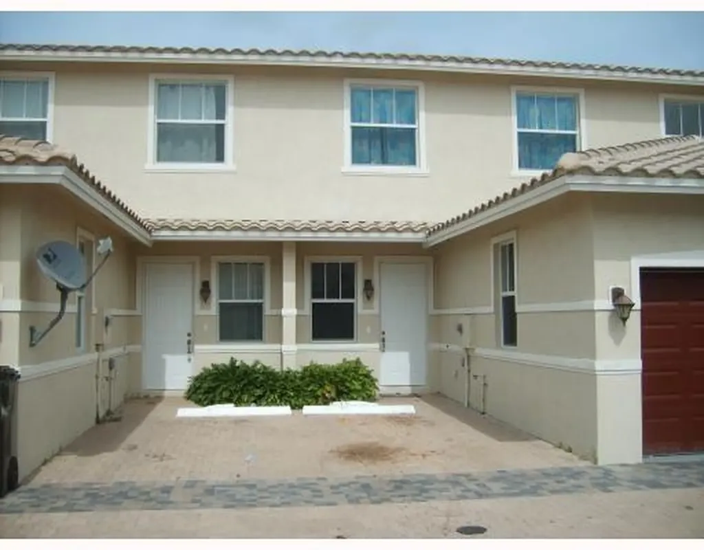 496 NW 43rd Street Oakland Park FL 33309